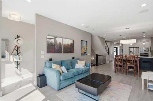 2827B 40 Street Sw, Calgary, AB 