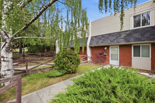 316 84 Avenue SE Calgary, AB T2H 1N4