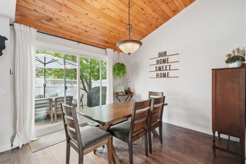 25-228 Theodore Place Nw, Calgary, AB - Indoor Photo Showing Dining Room