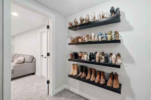 25-228 Theodore Place Nw, Calgary, AB - Indoor Photo Showing Other Room