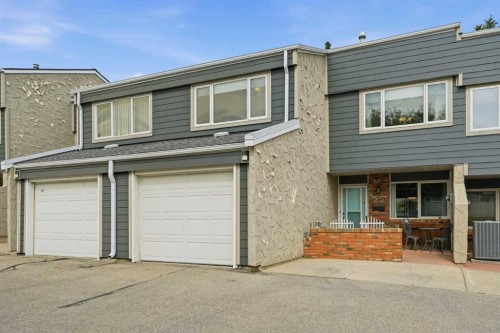 25-228 Theodore Place Nw, Calgary, AB - Outdoor With Exterior