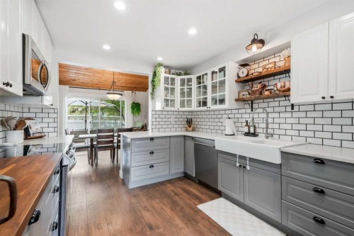 25-228 Theodore Place Nw, Calgary, AB - Indoor Photo Showing Kitchen With Upgraded Kitchen