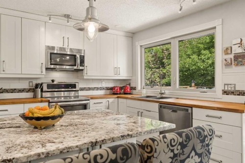 3216 Oakwood Drive Sw, Calgary, AB 
