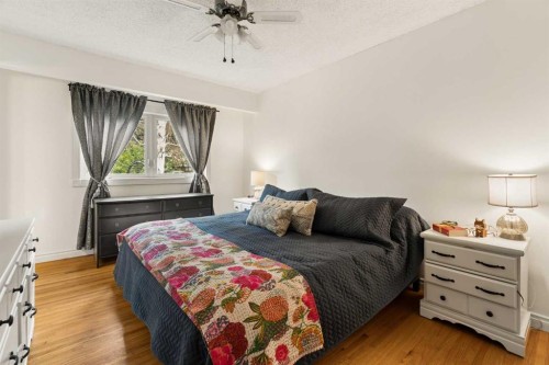 3216 Oakwood Drive Sw, Calgary, AB 