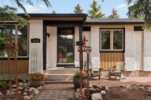 3216 Oakwood Drive Sw, Calgary, AB 