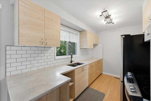 4408 8 Avenue Sw, Calgary, AB 