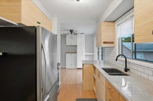 4408 8 Avenue Sw, Calgary, AB 