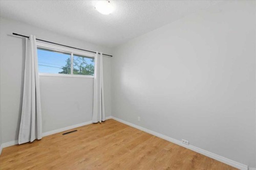 4408 8 Avenue Sw, Calgary, AB 
