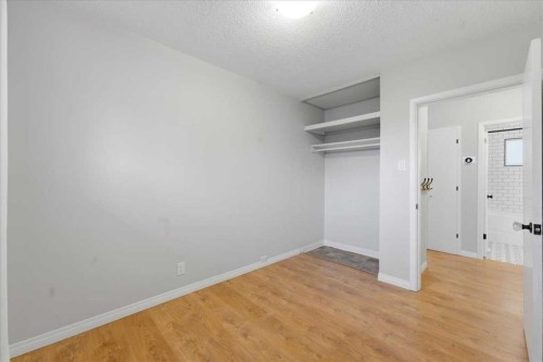 4408 8 Avenue Sw, Calgary, AB 
