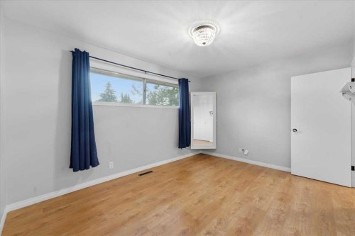 4408 8 Avenue Sw, Calgary, AB 