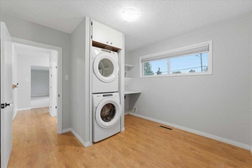 4408 8 Avenue Sw, Calgary, AB 
