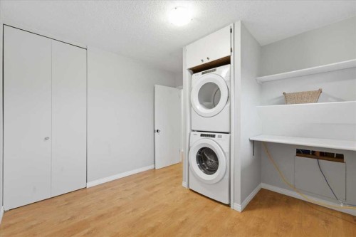 4408 8 Avenue Sw, Calgary, AB 