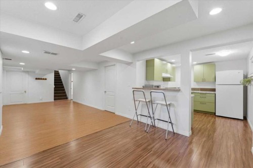 4408 8 Avenue Sw, Calgary, AB 