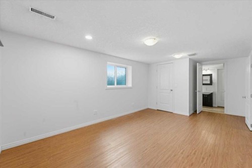 4408 8 Avenue Sw, Calgary, AB 