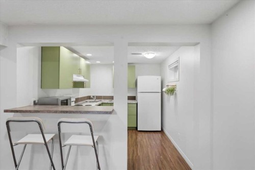 4408 8 Avenue Sw, Calgary, AB 