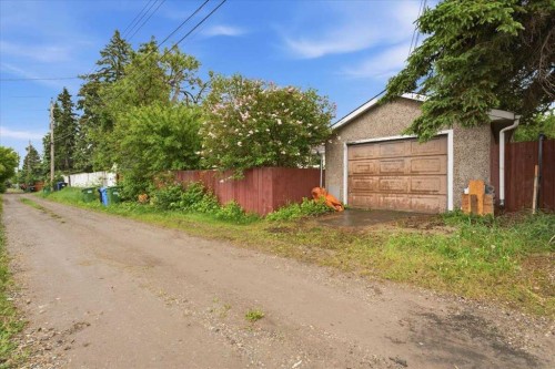 4408 8 Avenue Sw, Calgary, AB 