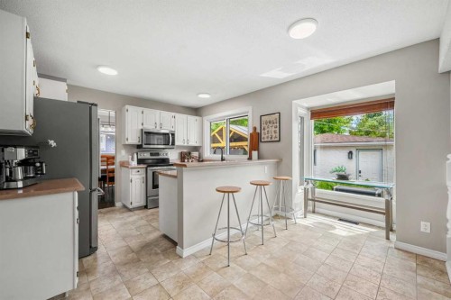 1124 Lake Wapta Way Se, Calgary, AB 