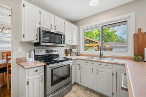 1124 Lake Wapta Way Se, Calgary, AB 