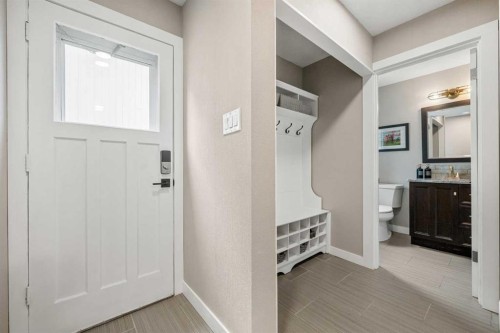 1124 Lake Wapta Way Se, Calgary, AB 