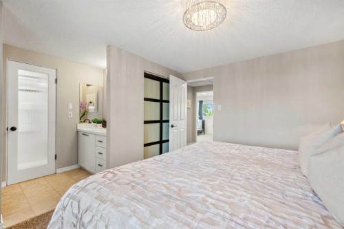 1124 Lake Wapta Way Se, Calgary, AB 