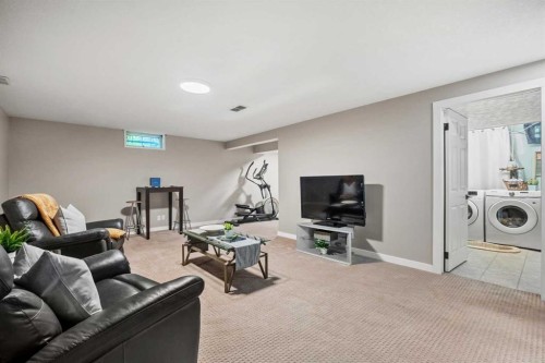 1124 Lake Wapta Way Se, Calgary, AB 