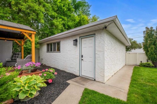 1124 Lake Wapta Way Se, Calgary, AB 