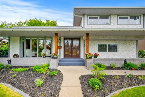 1124 Lake Wapta Way Se, Calgary, AB 