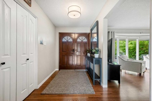 1124 Lake Wapta Way Se, Calgary, AB 