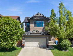 107 Everoak Green SW Calgary, AB T2Y 0J6