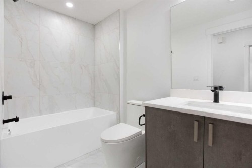 1108 6 Street Ne, Calgary, AB - Indoor Photo Showing Bathroom