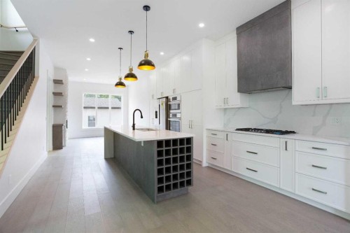 1108 6 Street Ne, Calgary, AB - Indoor Photo Showing Kitchen With Upgraded Kitchen