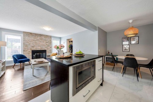 15 Woodmont Green Sw, Calgary, AB 