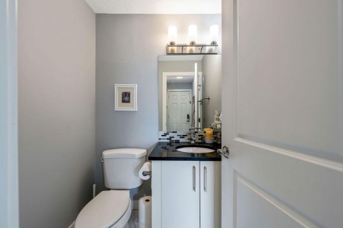 15 Woodmont Green Sw, Calgary, AB 
