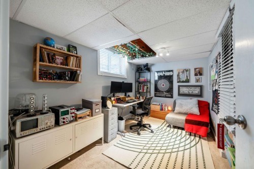 15 Woodmont Green Sw, Calgary, AB 
