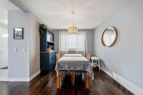 15 Woodmont Green Sw, Calgary, AB 