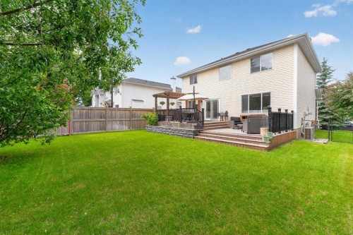 82 Douglasview Circle Se, Calgary, AB 
