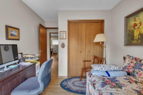 4115 Edgemont Hill Nw, Calgary, AB 