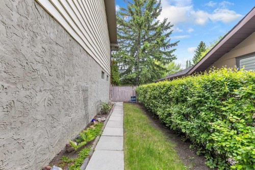 4115 Edgemont Hill Nw, Calgary, AB 