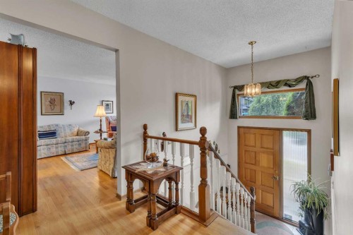 4115 Edgemont Hill Nw, Calgary, AB 