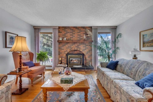 4115 Edgemont Hill Nw, Calgary, AB 