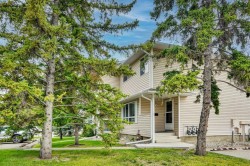 164 Woodsman Lane Calgary, AB T2W 4Z6