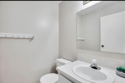 164 Woodsman Lane, Calgary, AB 