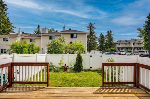 164 Woodsman Lane, Calgary, AB 