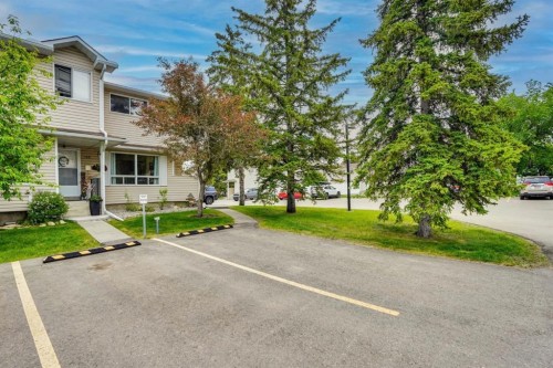 164 Woodsman Lane, Calgary, AB 