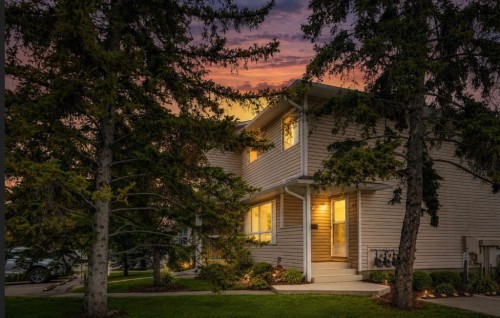 164 Woodsman Lane, Calgary, AB 