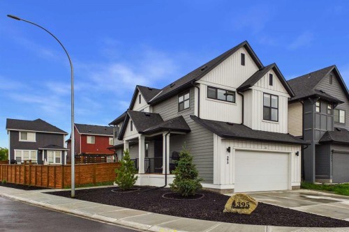 395 Copperhead Way Se, Calgary, AB 