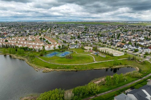 395 Copperhead Way Se, Calgary, AB 