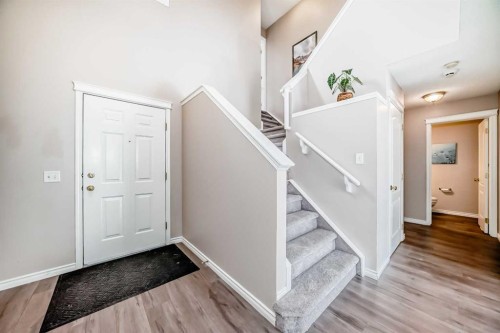 9 Somerside Crescent Sw, Calgary, AB 