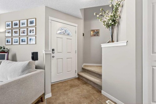 336 Cranberry Circle Se, Calgary, AB 