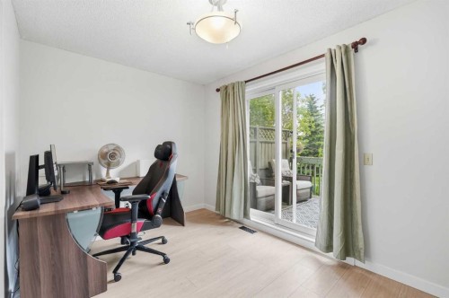 781 Sandringham Place Nw, Calgary, AB 